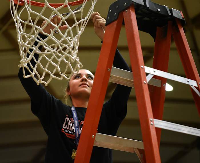 x South Medford Clackamas 6A Oregon girls basketball final Taylor Balkom 30